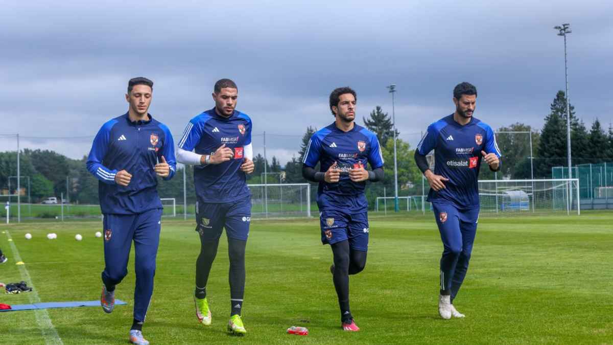 لن تتساوى بشوبير.. الخطيب يتجاهل نجم الأهلي المصري