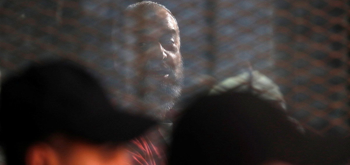 دعا على مبارك بـ"العمى" أمام القاضي.. تفاصيل المواجهة بين محمد البلتاجي والرئيس المصري الأسبق