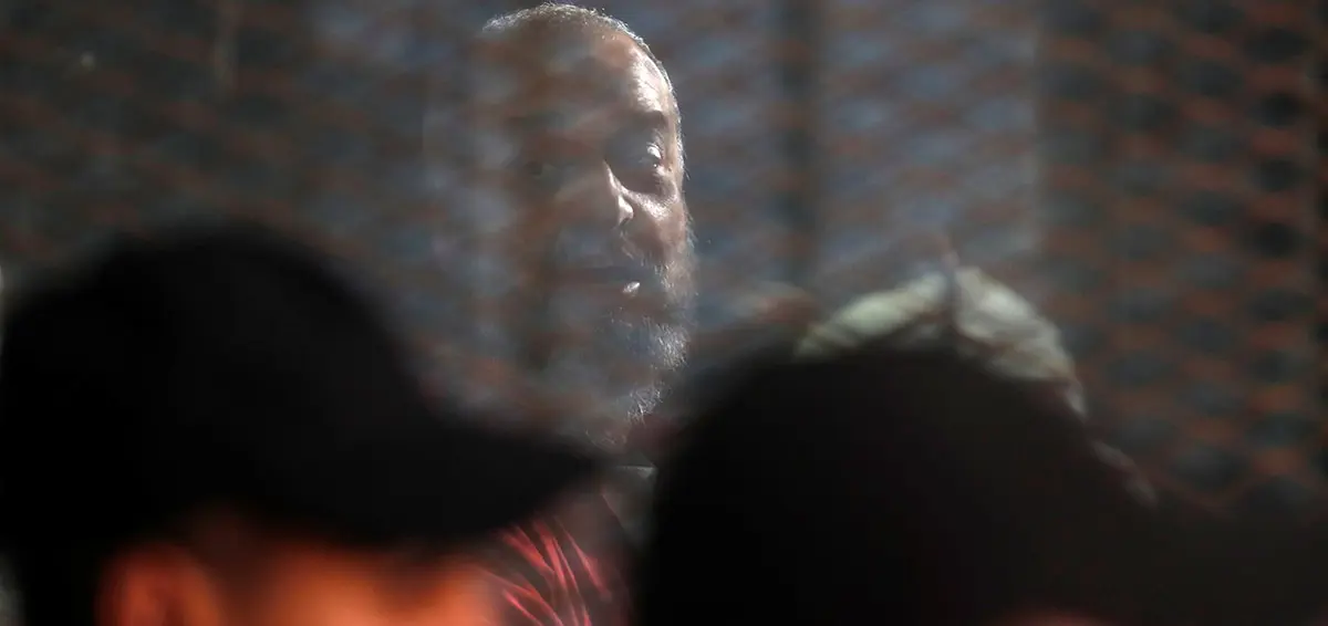 دعا على مبارك بـ"العمى" أمام القاضي.. تفاصيل المواجهة بين محمد البلتاجي والرئيس المصري الأسبق