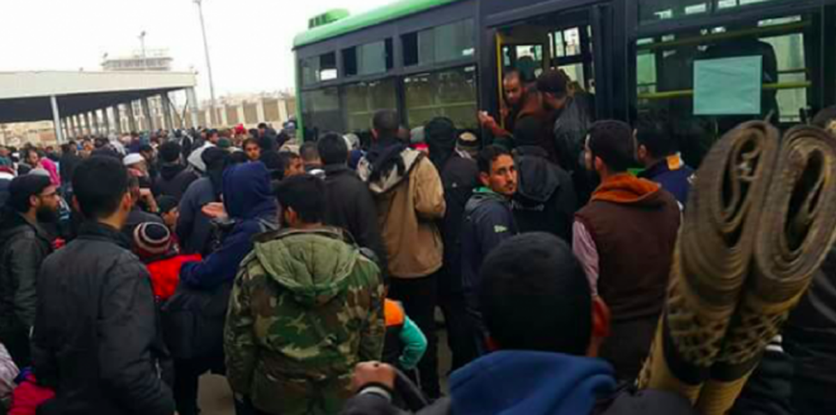 تجهيز آخر قافلة للمهجرين من حي "برزة" الدمشقي