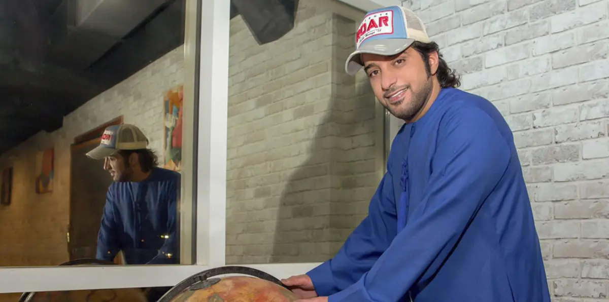 عيضة المنهالي يرد بطريقته على شائعة القبض عليه في المغرب