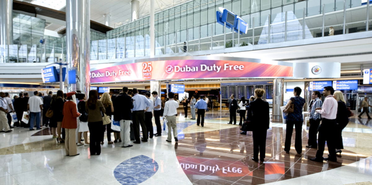 أحد الناجين من حادثة تحطم طيران الإمارات يفوز بجائزة مليون دولار "صورة"