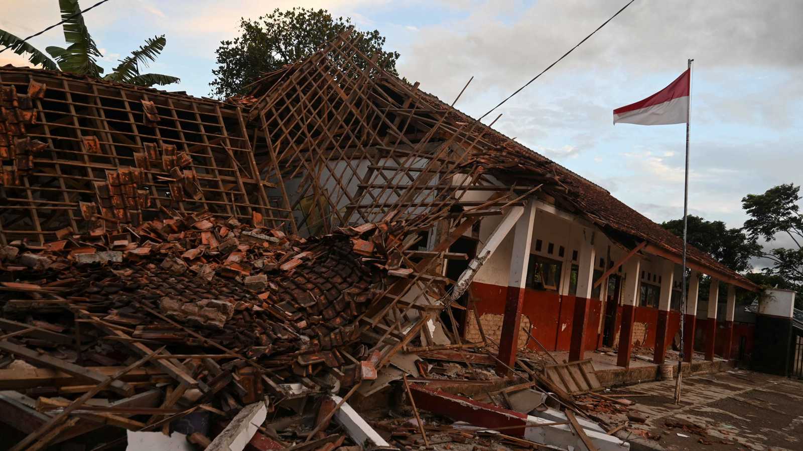 زلزال بقوة 6.5 درجة يضرب بابوا الإندونيسية