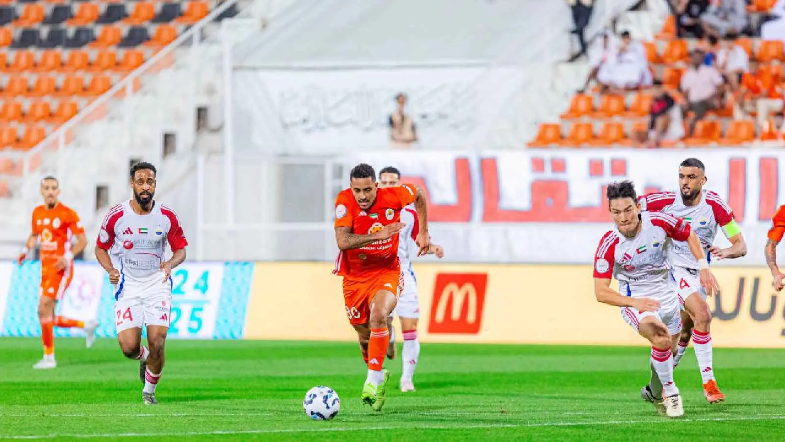 الشارقة يعزز صدارته لدوري أدنوك بعبور عجمان (فيديو)