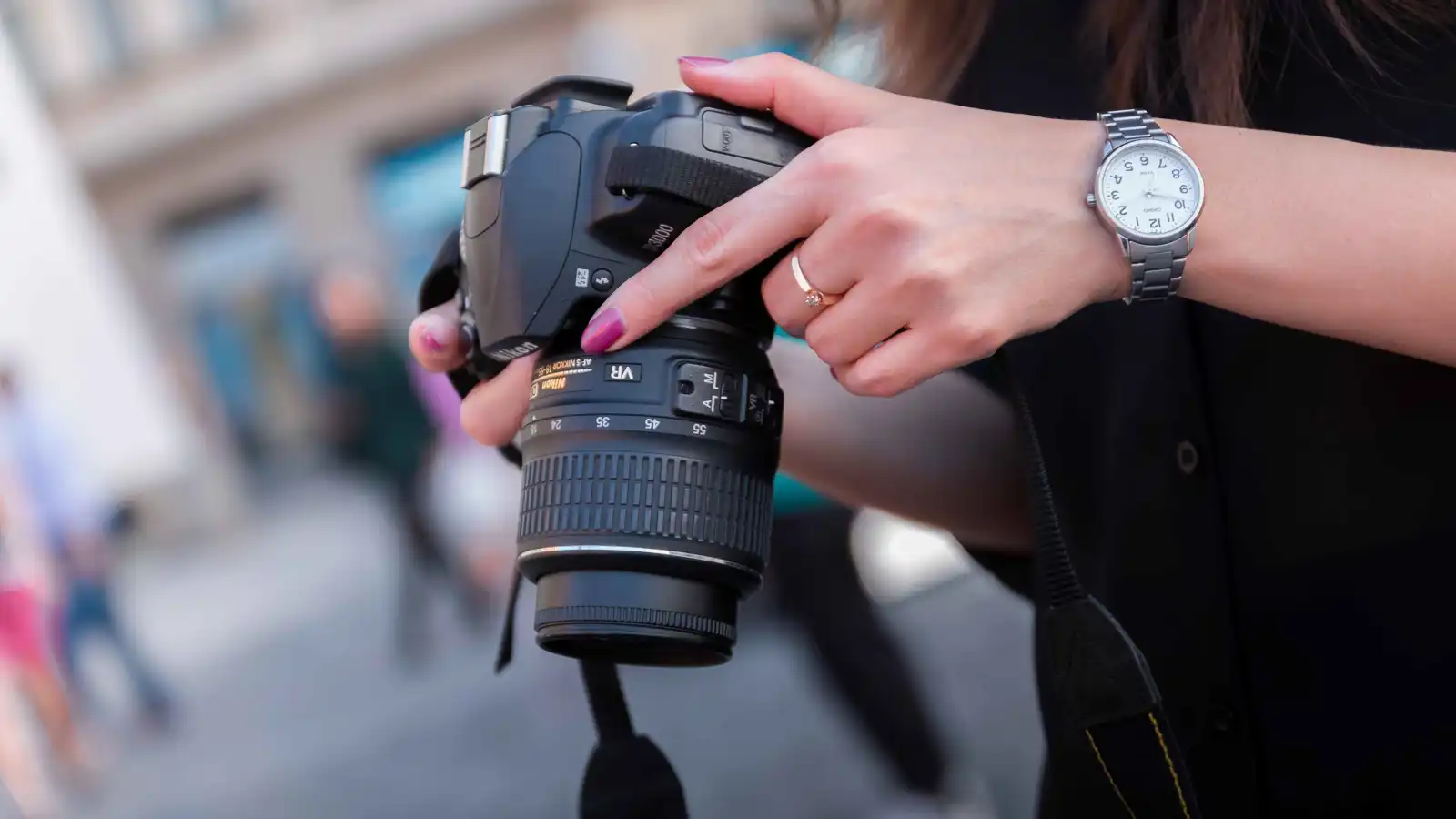 5 ملحقات أساسية لحماية عدسات الكاميرات الاحترافية