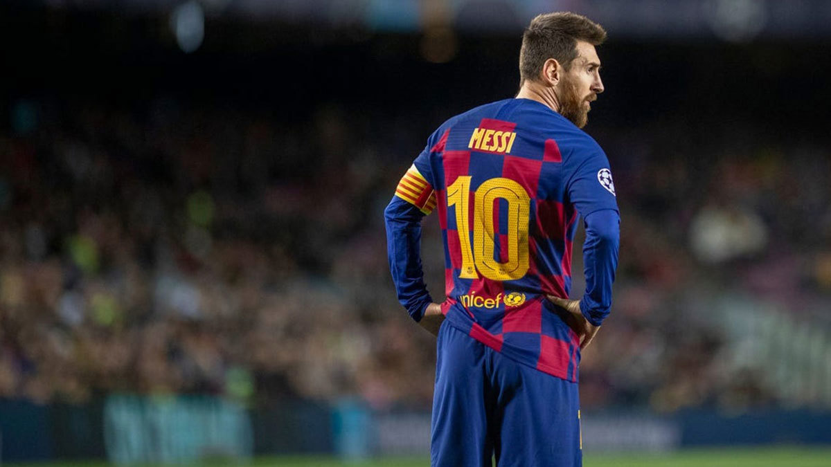 كم ستبلغ قيمة التخفيض من أجر ميسي ورفاقه في نادي برشلونة؟