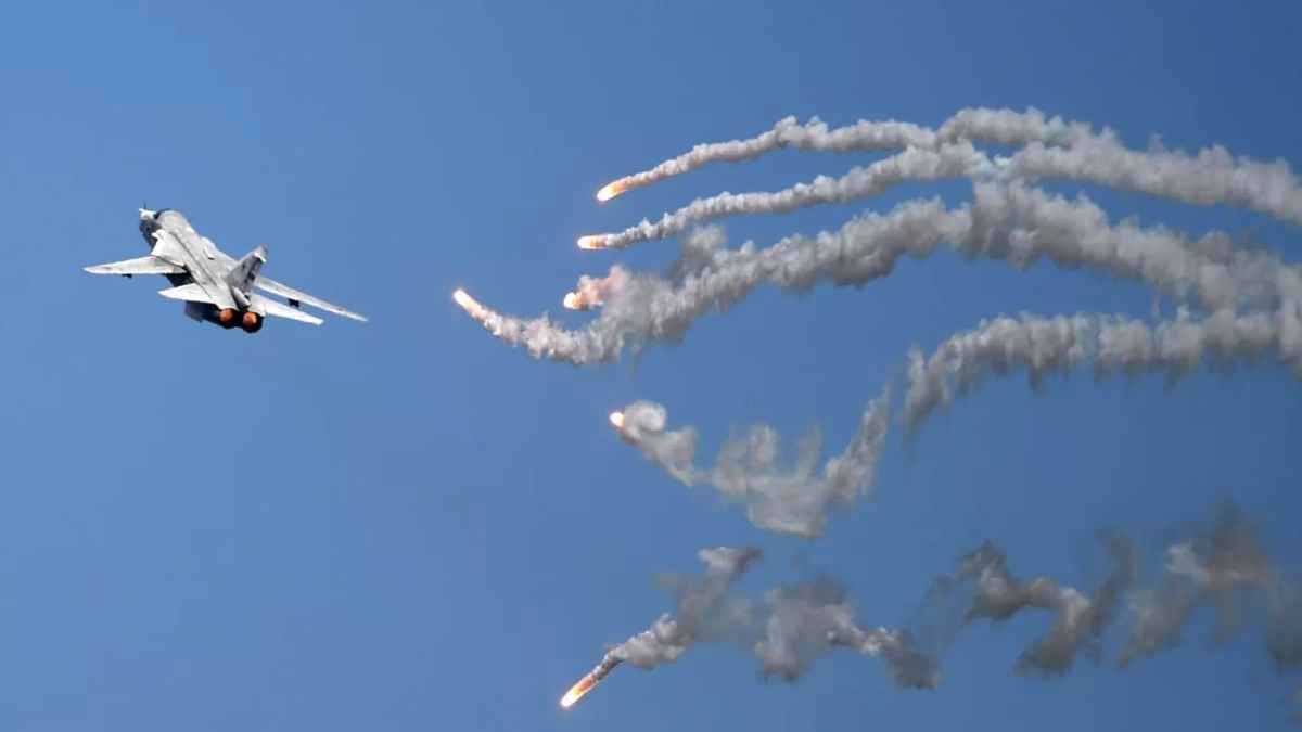 القوات الروسية تدمر مطارا عسكريا أوكرانيا في خميلنيتسكي