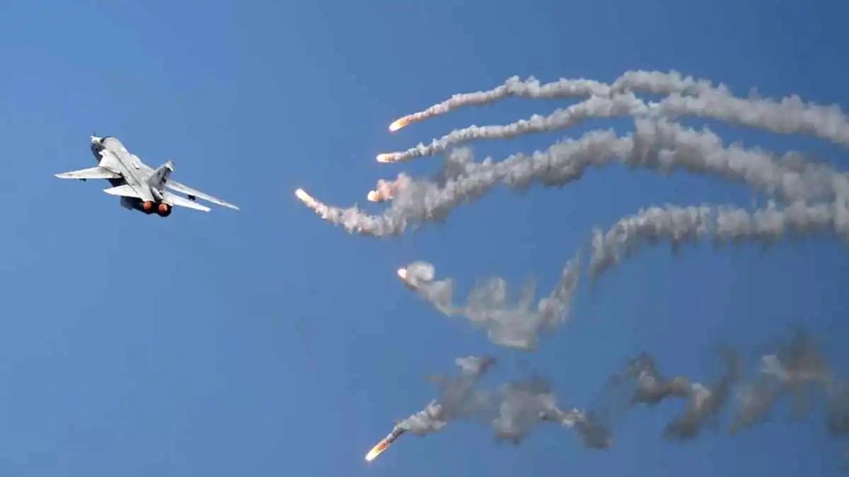 القوات الروسية تدمر مطارا عسكريا أوكرانيا في خميلنيتسكي