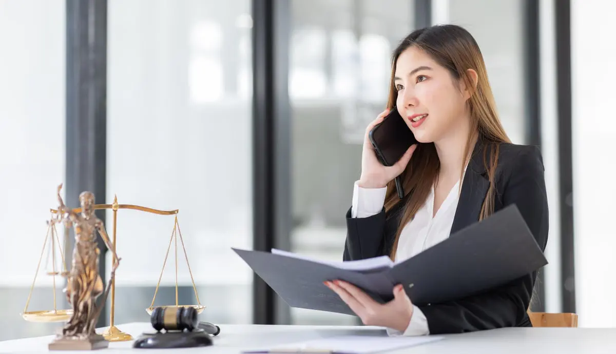 دراسة: المحامون الجذابون لديهم فرصة أكبر بالفوز في القضايا