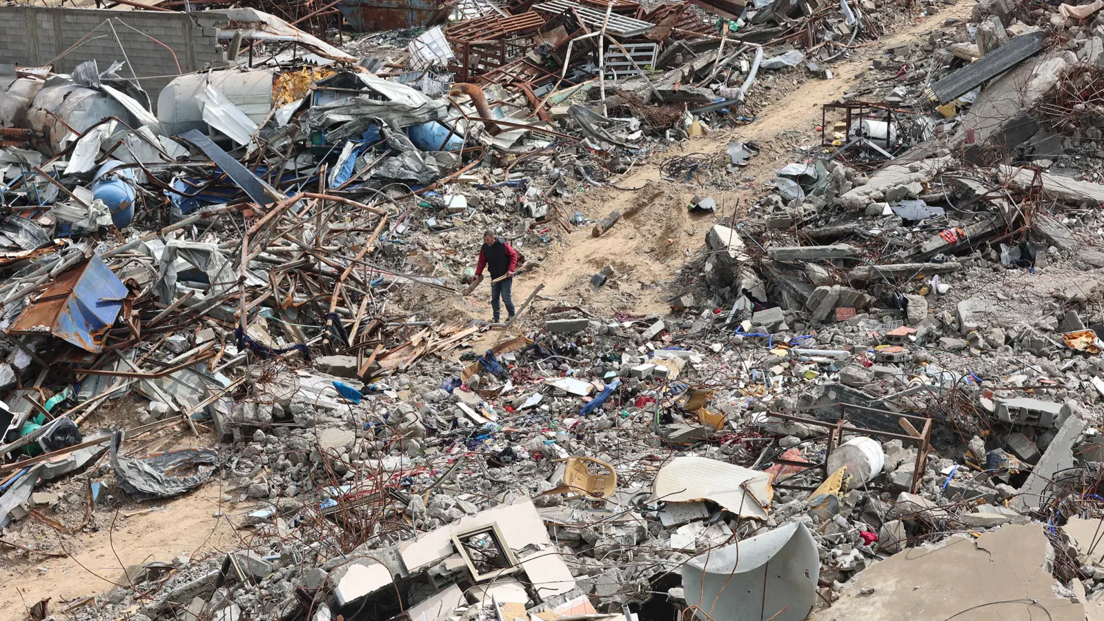 بعد تعثر المفاوضات.. زوارق إسرائيلية تستهدف جنوبي غزة