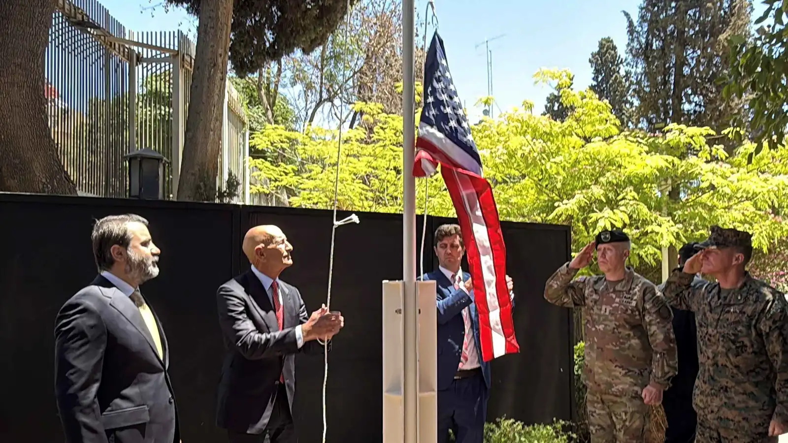 واشنطن تخطط رسميا لإعادة فتح سفارتها في دمشق