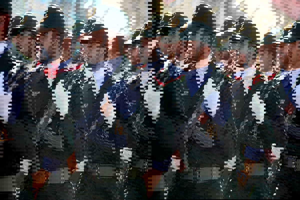 "الحرس الثوري" يلوح بمراجعة عقيدة إيران النووية