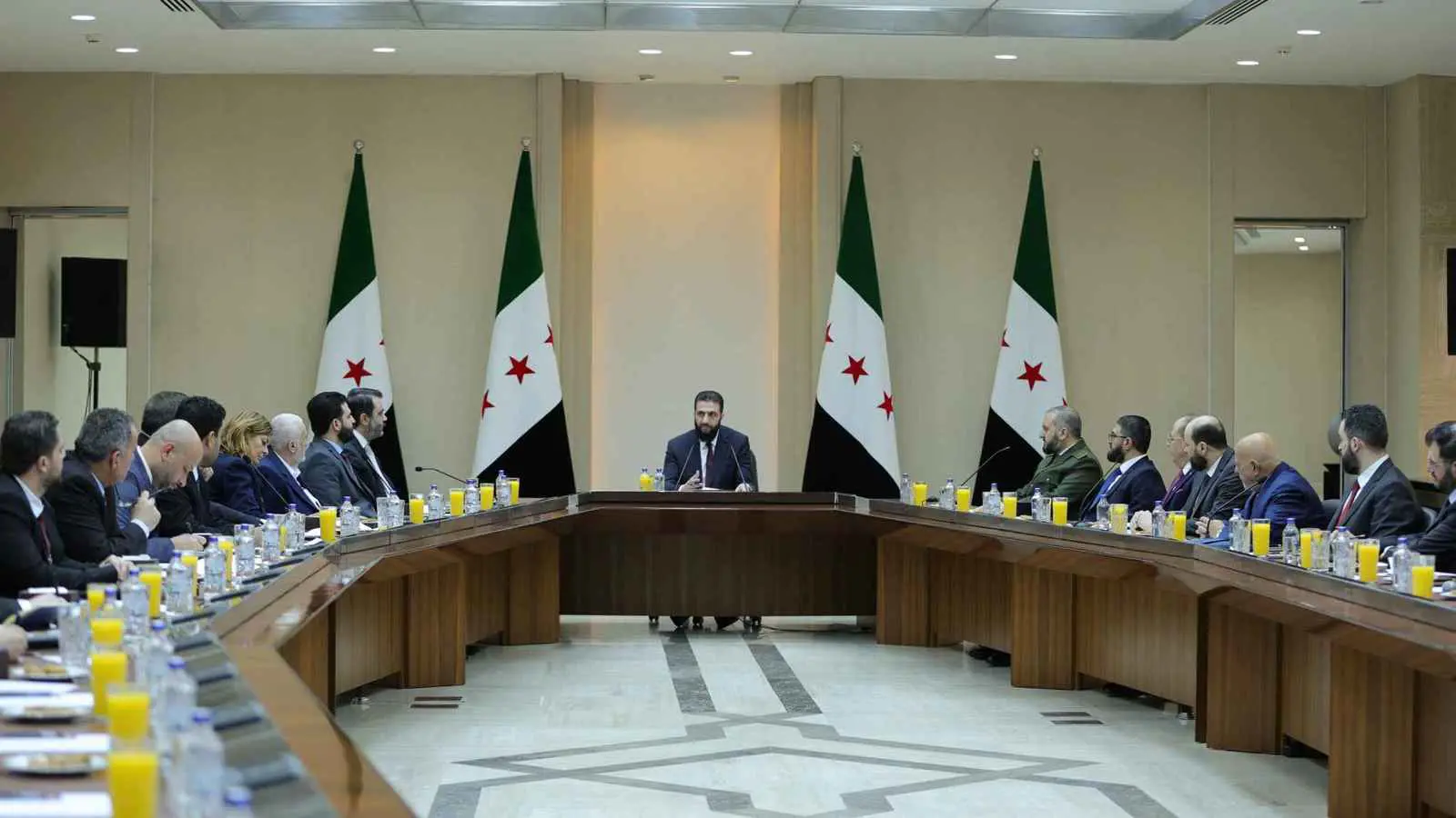 مقابل تخفيف العقوبات.. واشنطن تطالب دمشق بطرد المسلحين الفلسطينيين