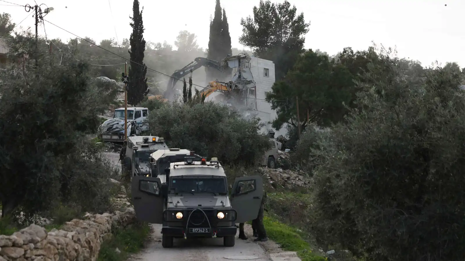 اعتقالات ومواجهات مع القوات الإسرائيلية في الضفة الغربية (فيديو)