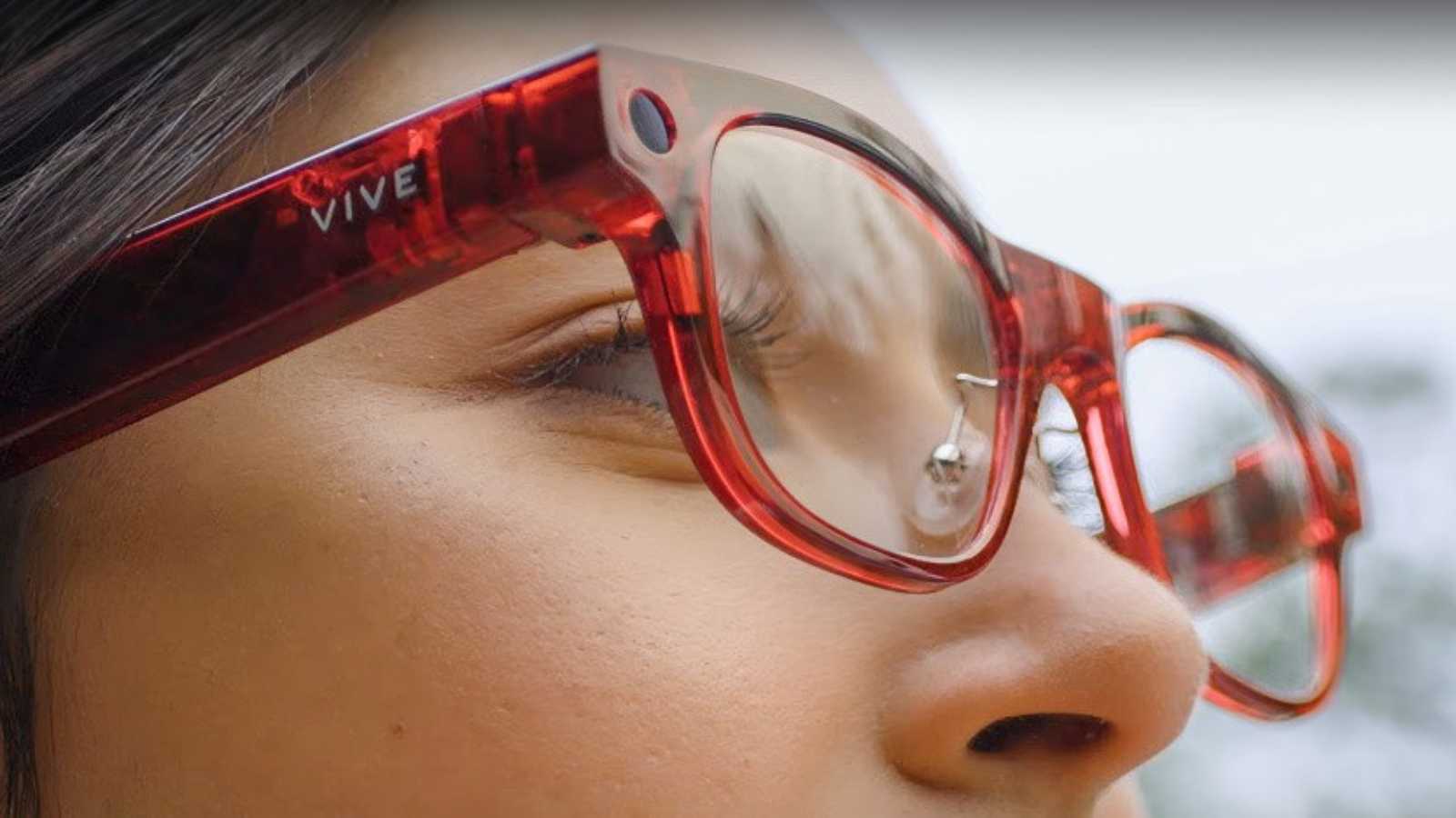 لمنافسة ميتا.. "HTC" تطلق نظارات "Vive Eagle" الذكية