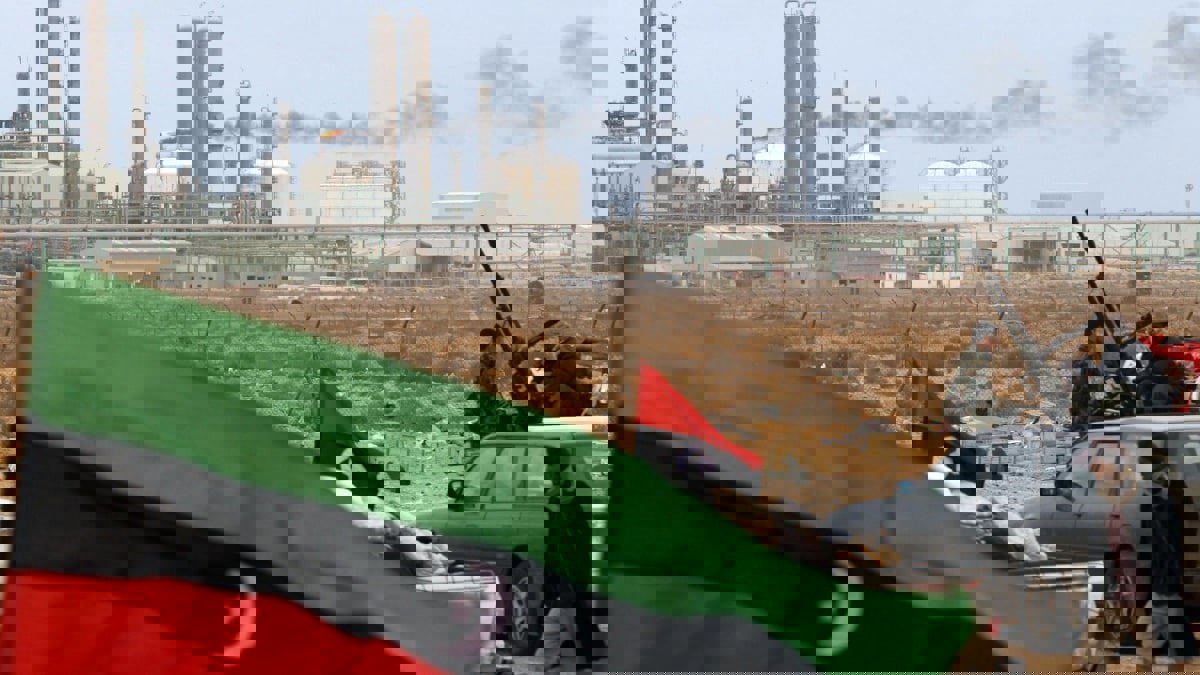ليبيا.. جماعات قبلية تتفق على إنهاء حصار منشآت النفط