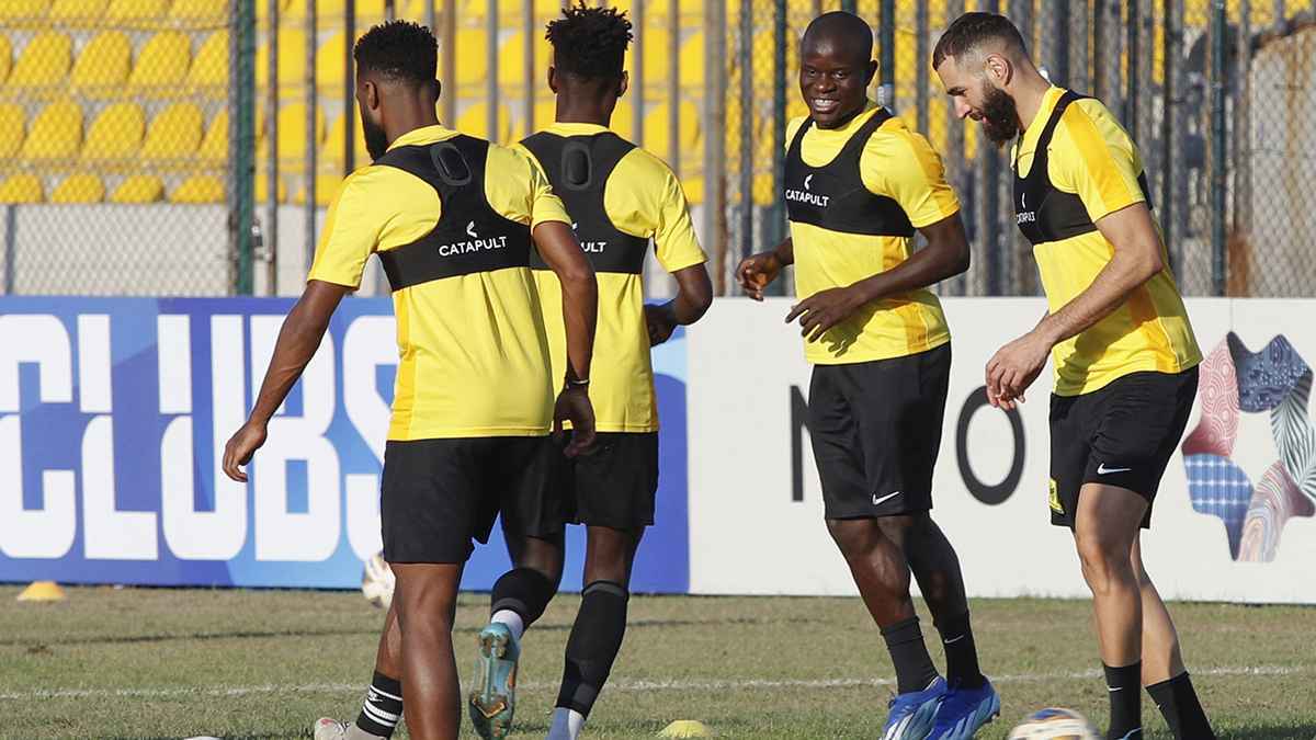 مفاجأة.. الهلال يخطط لاستعارة نجم الاتحاد السعودي