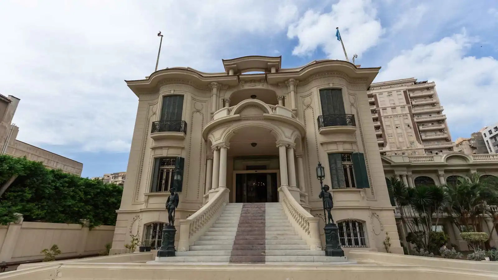 عادت للواجهة.. كنوز "المجوهرات الملكية" تحكي تاريخ مصر (صور)