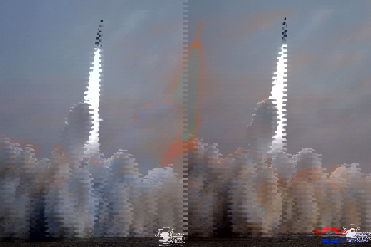 كوريا الشمالية تطلق صواريخ كروز عديدة تجاه البحر الأصفر