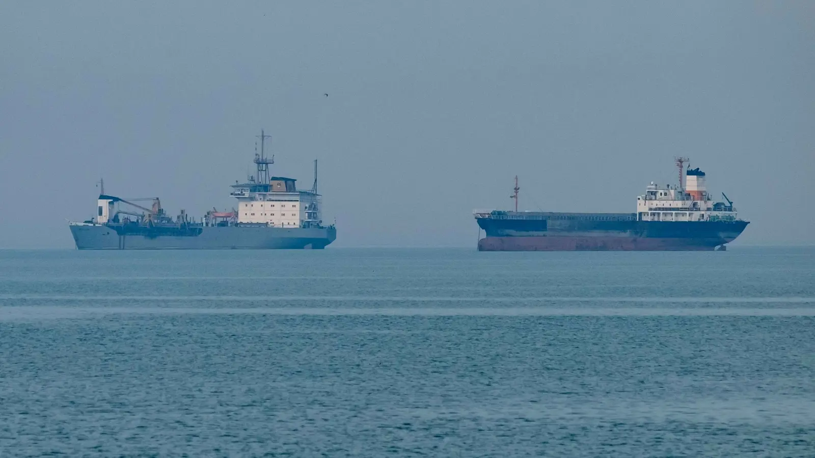 الإعلام الإيراني ينشر فيديو اصطدام السفينتين في جزيرة كيش