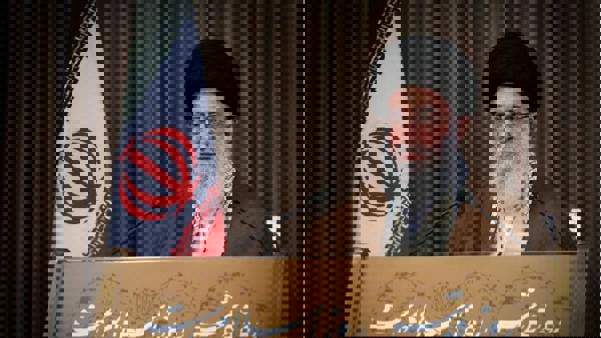 إسرائيل تطالب بإلغاء حساب خامنئي على تويتر