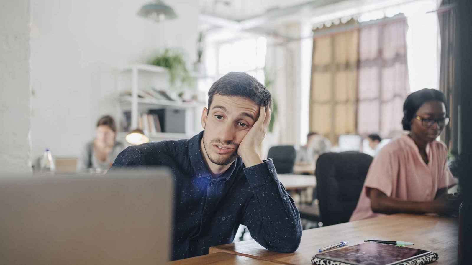 التعب أثناء العمل.. طريقتان فعالتان للتخلص منه