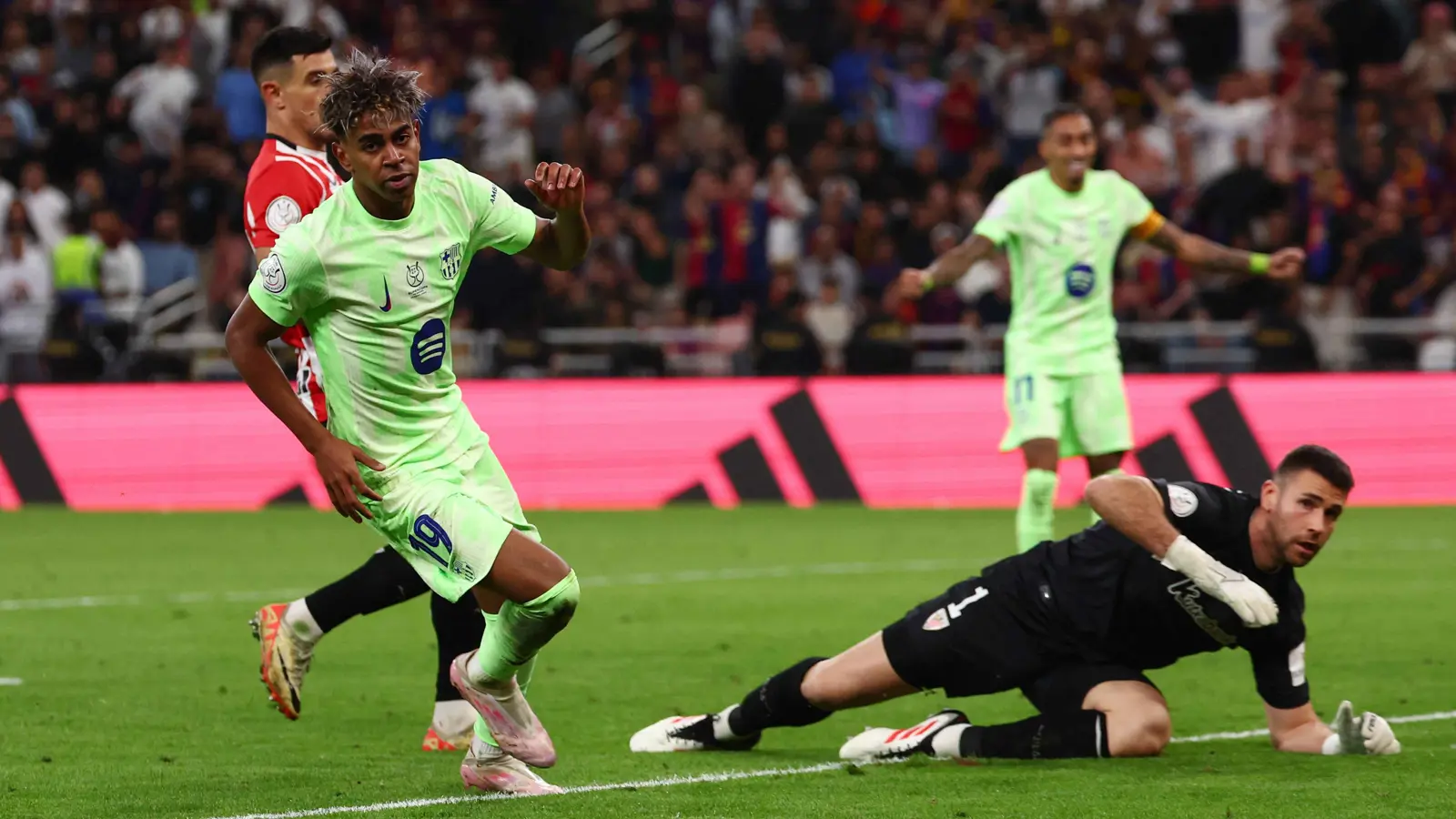 برشلونة يهزم بلباو بثنائية ويبلغ نهائي السوبر الإسباني (فيديو)