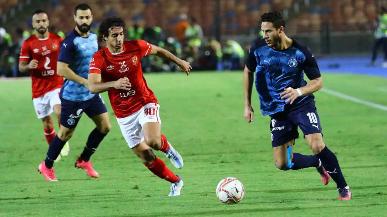 بيراميدز يفجر مفاجأة مدوية حول "تجميد" بطل الدوري المصري