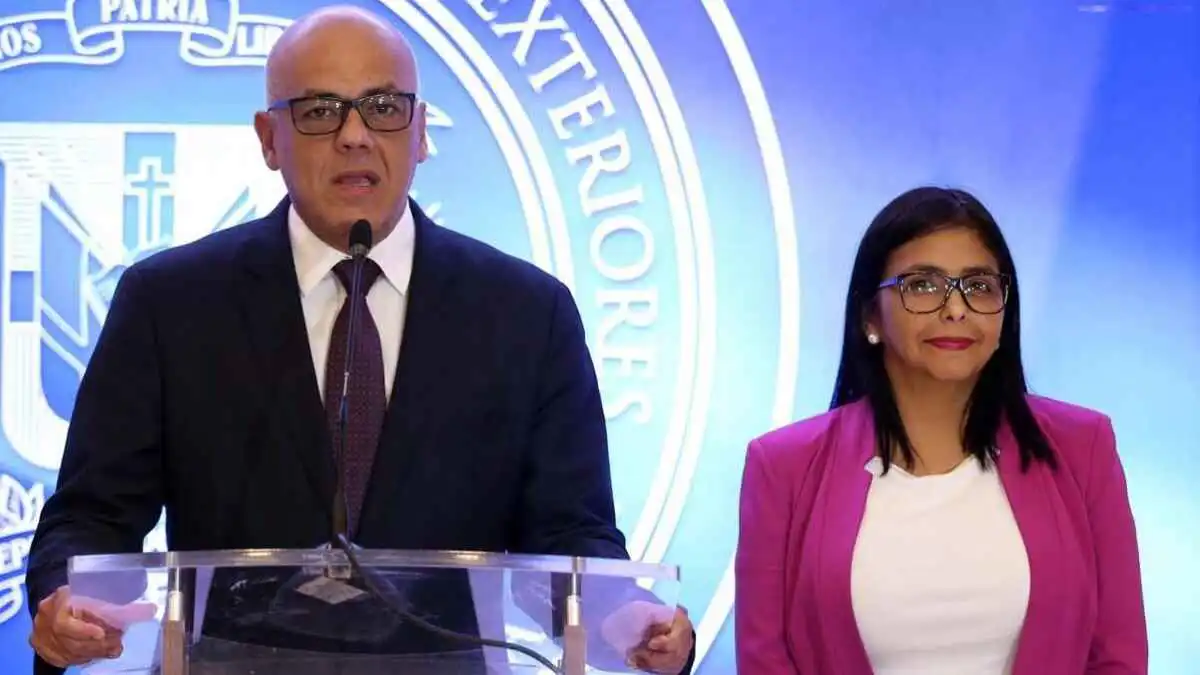 انقلاب ناعم.. كيف دفن الأخوان رودريغيز "البوليفارية" وسلّما فنزويلا لترامب؟