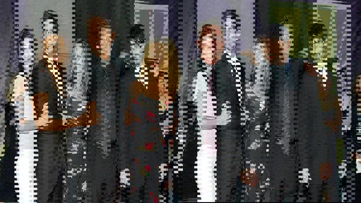 نجوم فريندز "مفجوعون تمامًا" بوفاة ماثيو بيري