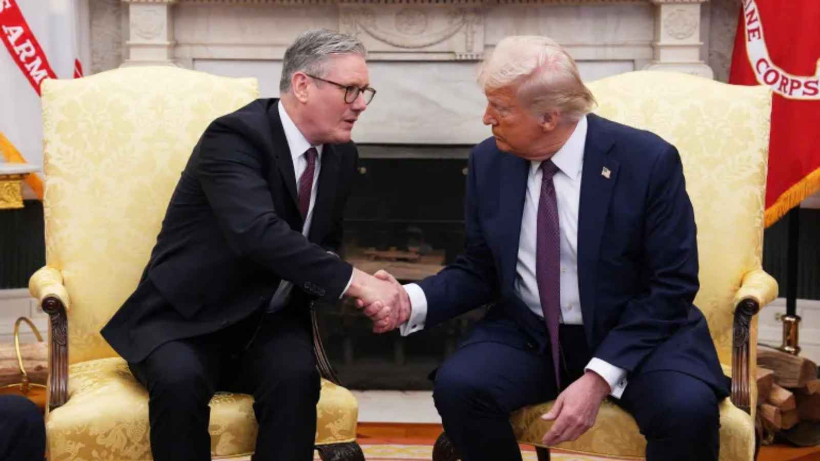 بعد "قنبلة" ترامب الجمركية.. ضغوط تحاصر ستارمر لإلغاء "البريكست"