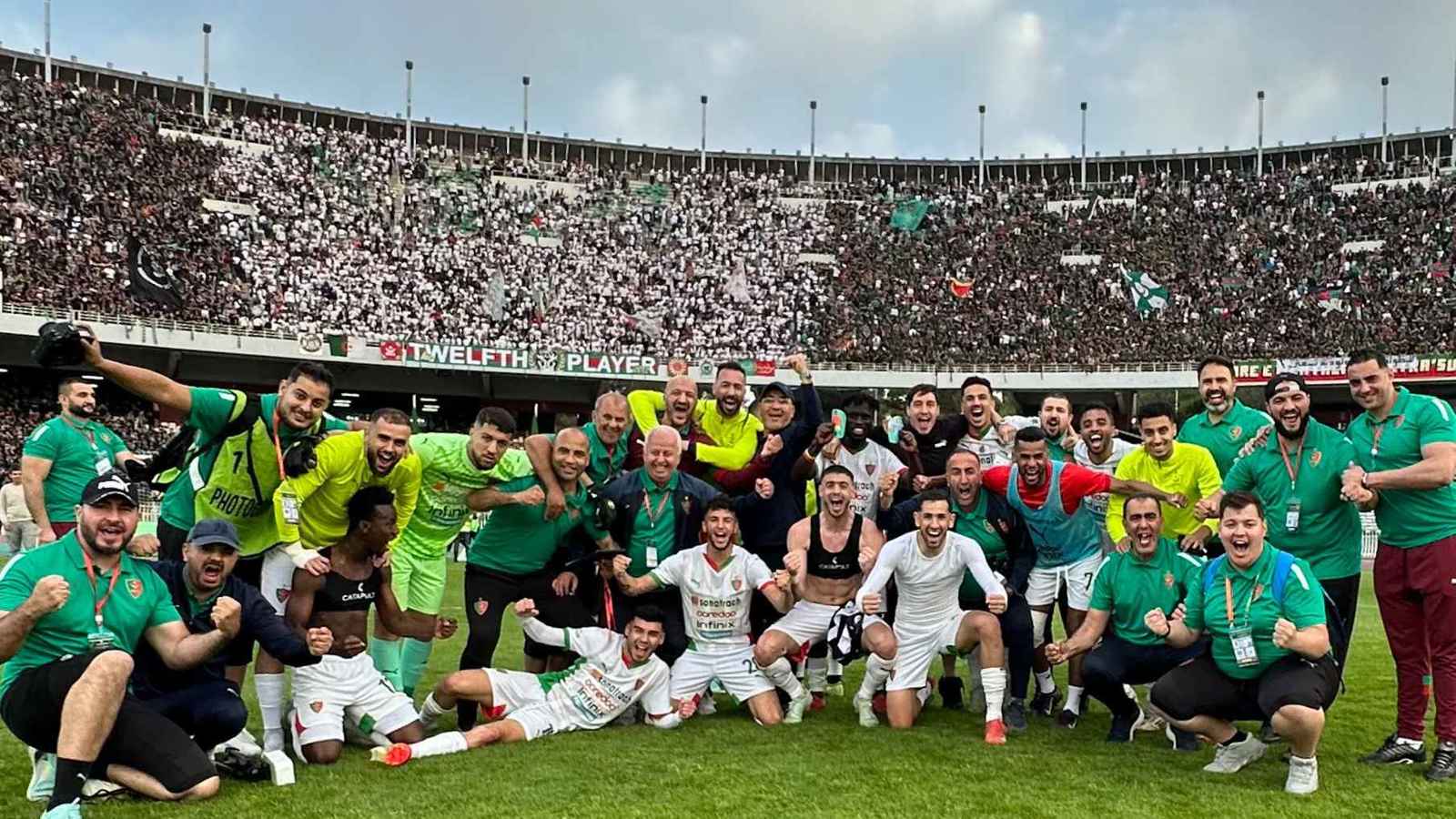 مولودية الجزائر يتوج بطلا للدوري والقبائل يخطف بطاقة دوري أبطال إفريقيا