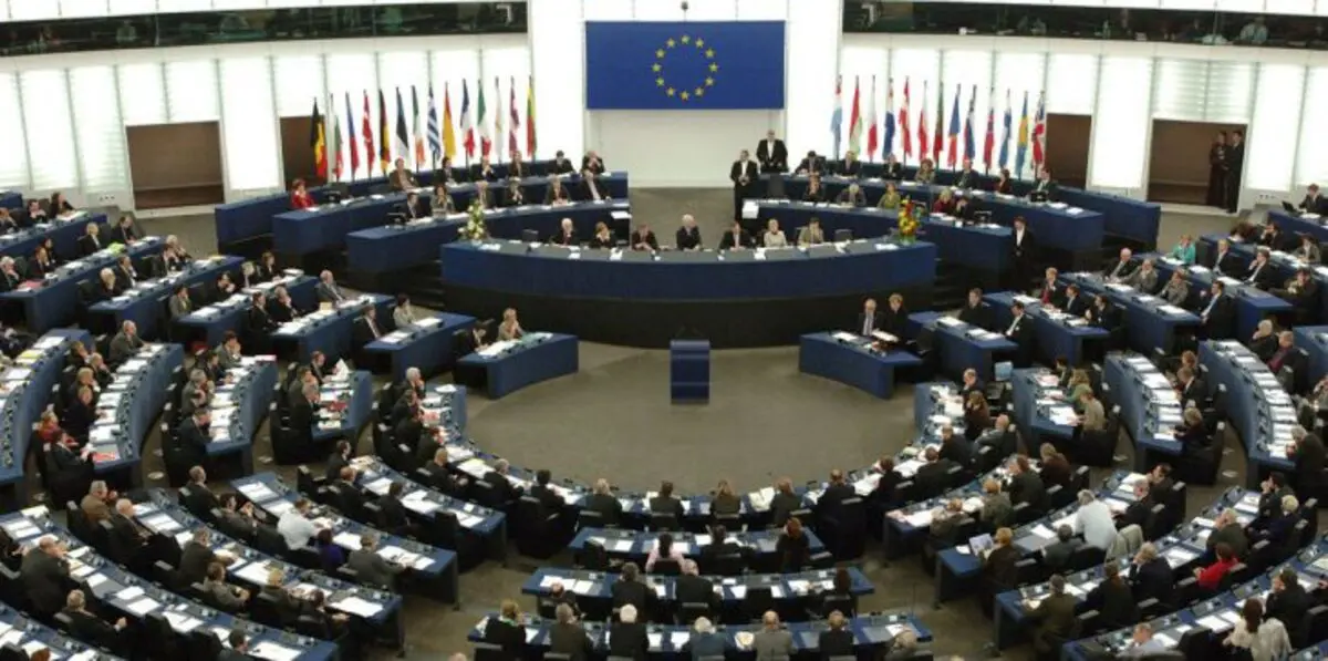 الاتحاد الأوروبي يرفض مطالب أمريكية بعزل إيران اقتصاديًا