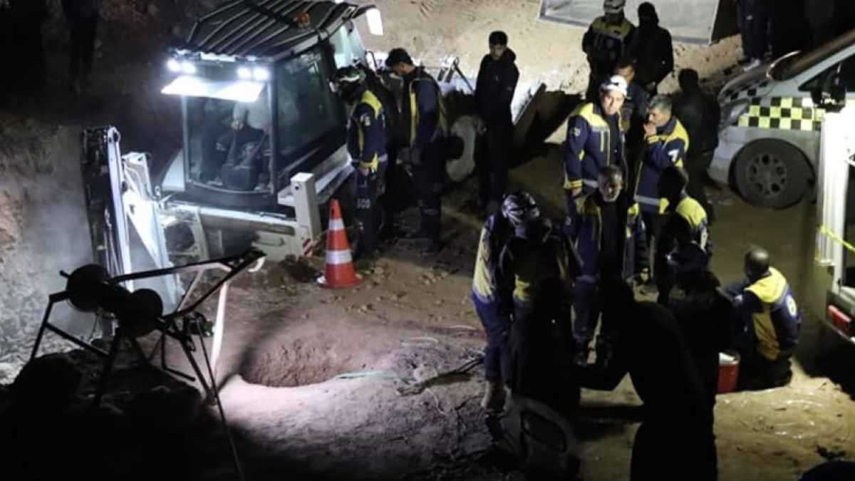 فرحة بعد رعب.. الطفلة السورية شذى خارج البئر (فيديو وصور)