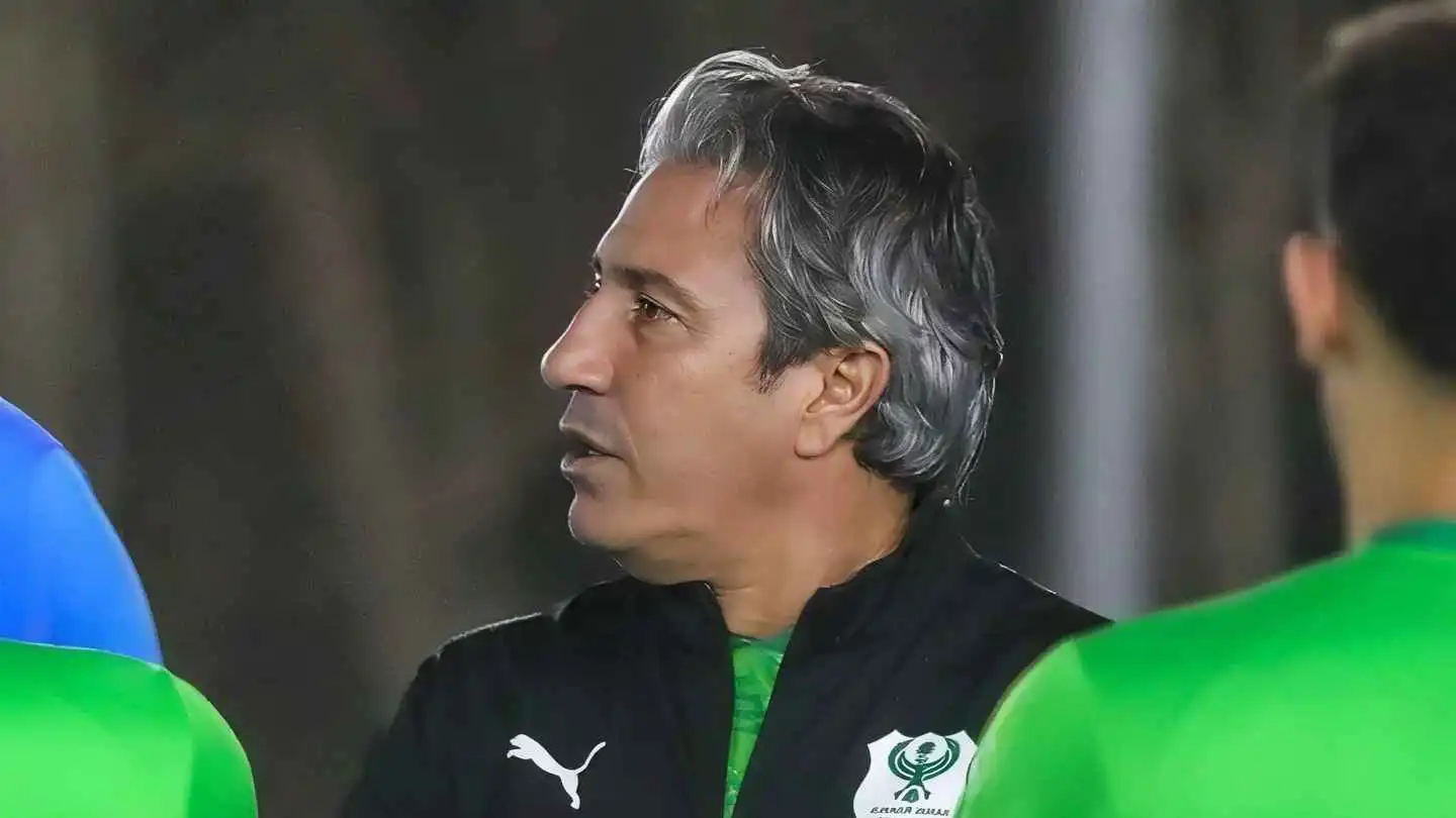 بعد رباعية الزمالك.. المصري يطيح بالتونسي نبيل الكوكي ويحدد البديل