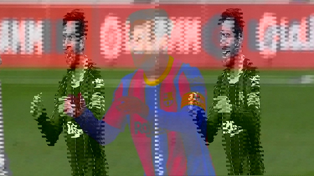 تقرير: ليونيل ميسي أبلغ خوان لابورتا برغبته في البقاء مع برشلونة