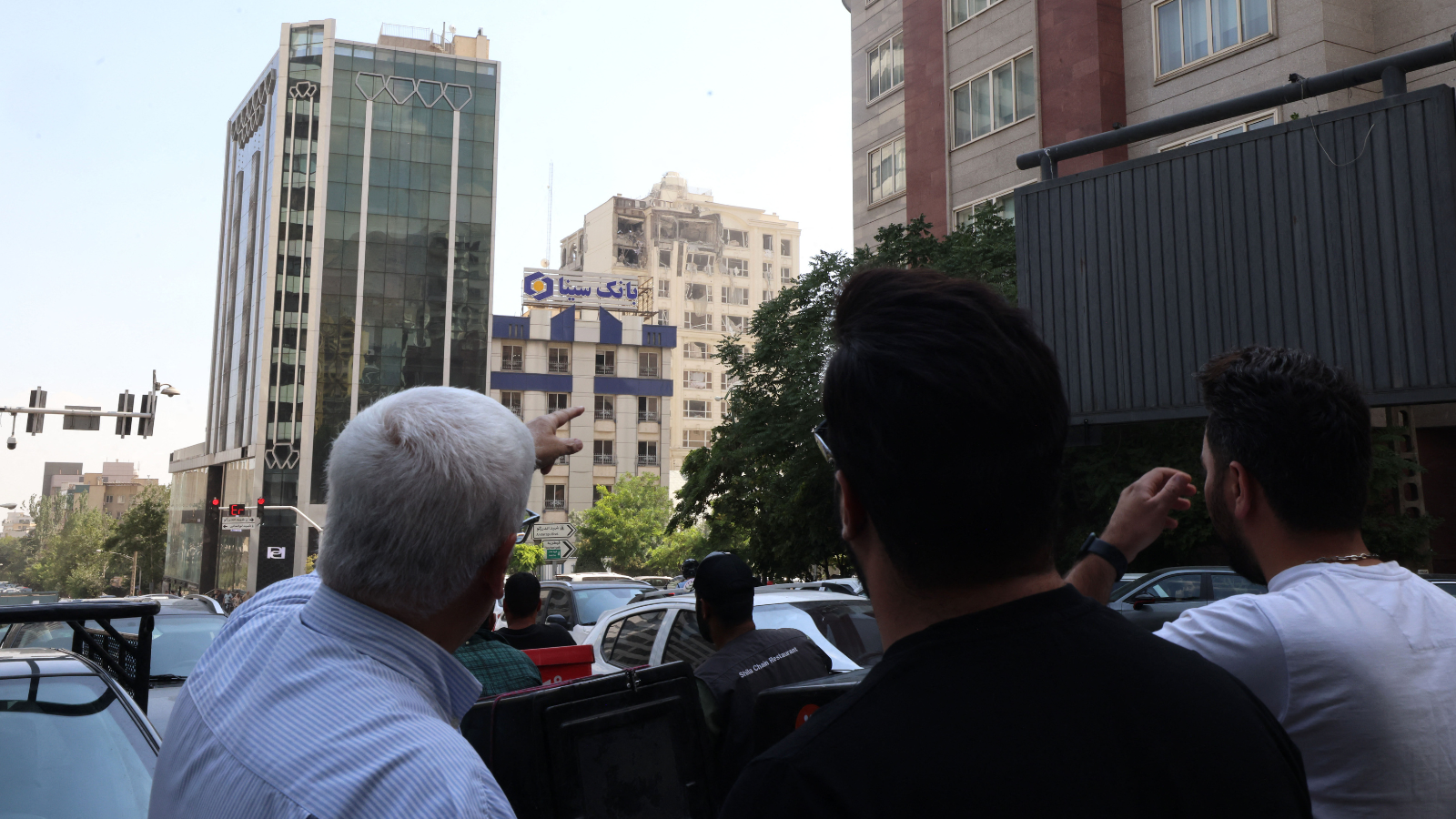 اعتقالات ومداهمات.. "حرب الجواسيس" تشتعل في شوارع إيران