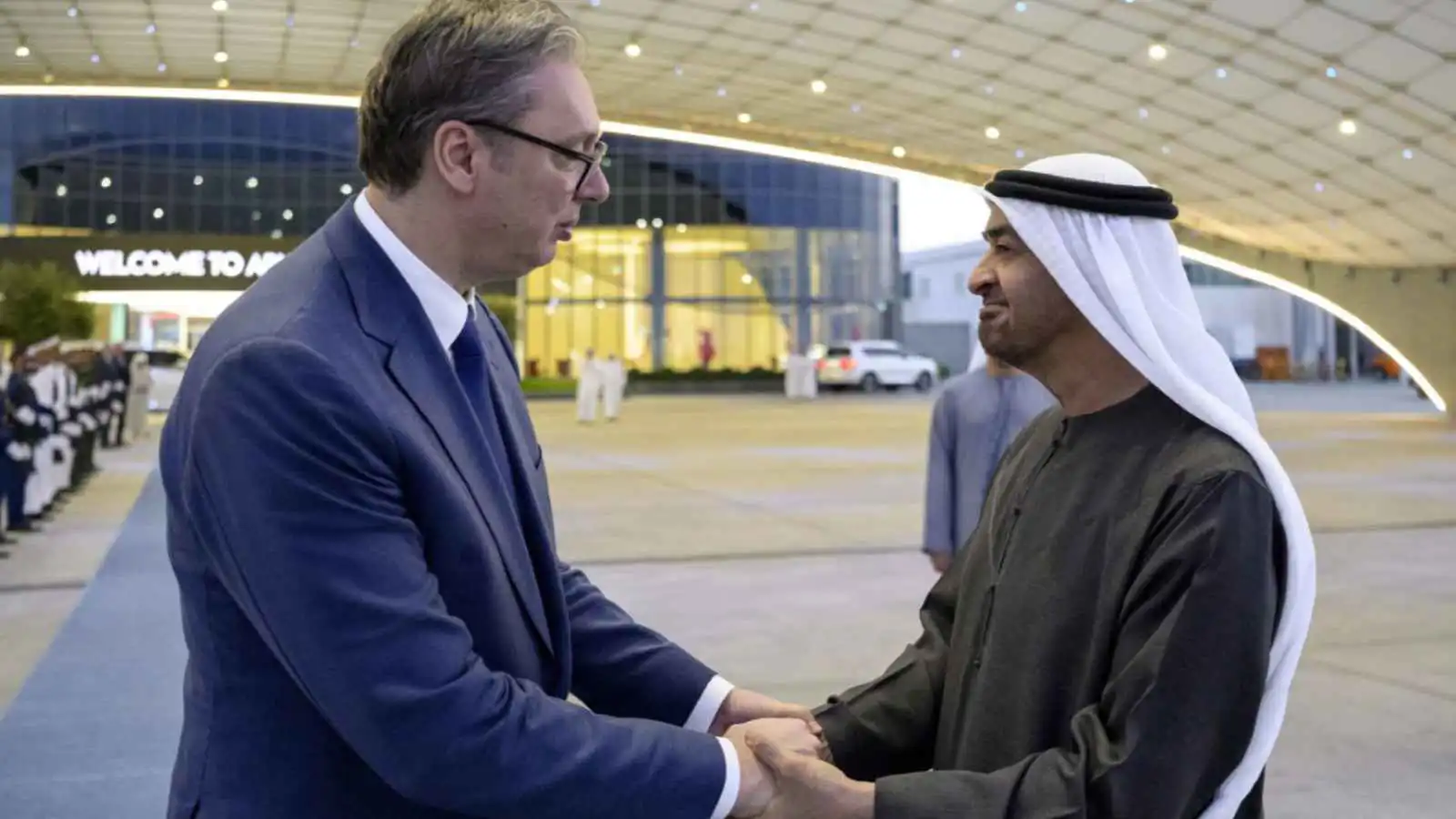 الرئيس الإماراتي يبحث مع نظيره الصربي تطورات المنطقة