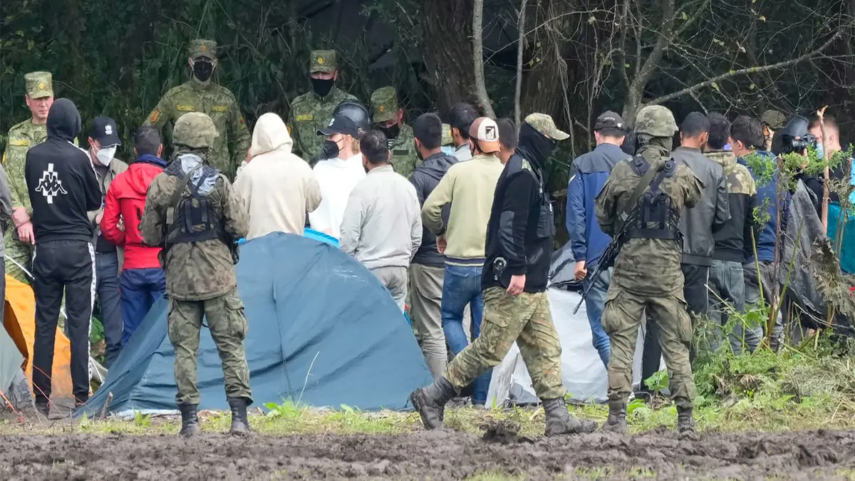 عودة 8 مهاجرين يمنيين من الحدود البولندية