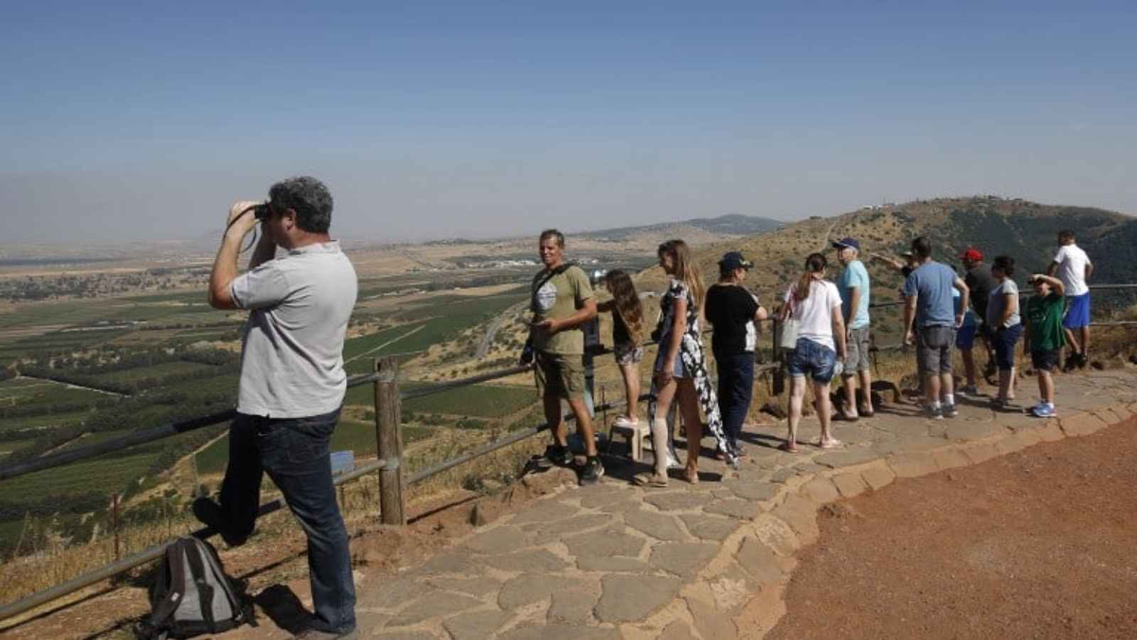 "سياحة على خطوط النار".. إسرائيل تنظم جولات لمواطنيها في سوريا