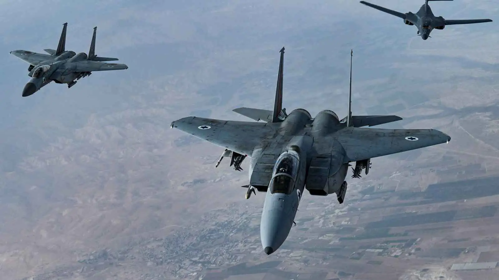 بعد تقليص بعثاتها.. واشنطن في حالة تأهب قصوى تحسبًا لضربة إسرائيلية لإيران