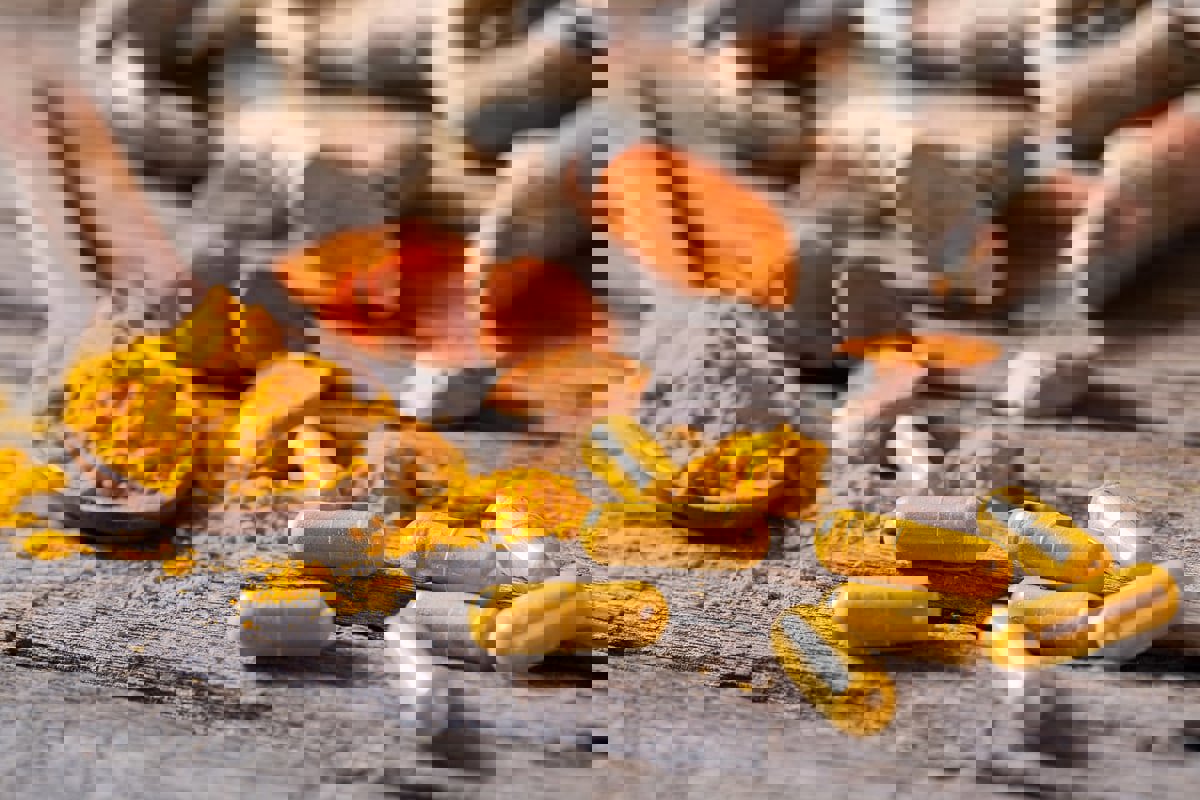 مخاطر خفية لمكملات الكركم على صحتك