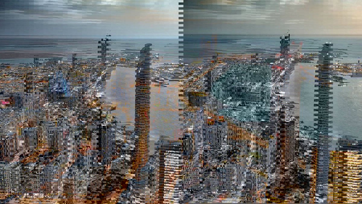 الإمارات.. أبوظبي تسمح بخروج المواطنين والمقيمين منها دون تصريح