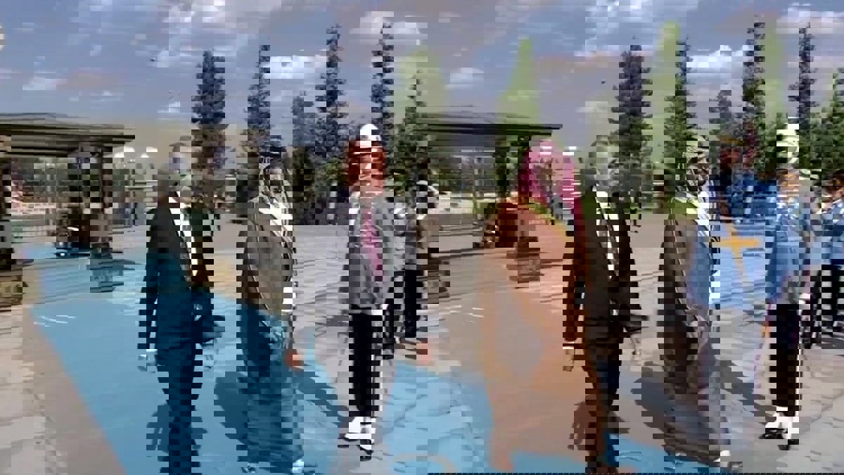 محمد بن سلمان يكسر بروتوكول "مرحبا عسكر"