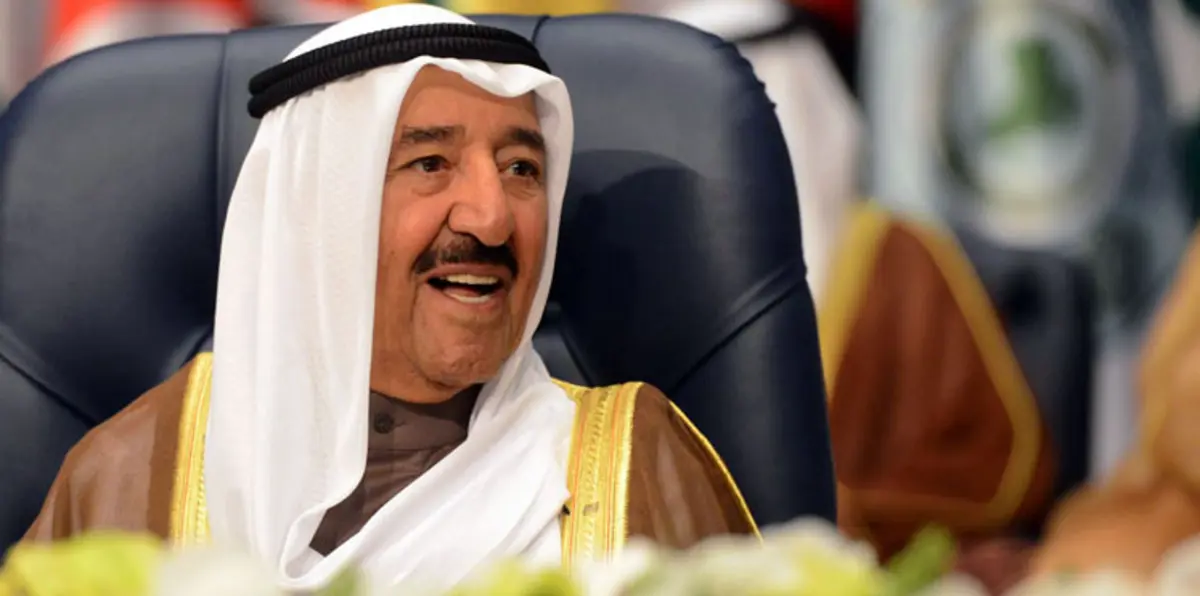 أمير الكويت يحذر من إساءة استخدام مواقع التواصل الاجتماعي