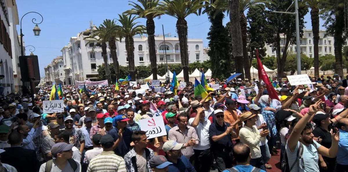 العاهل المغربي يعفو عن 11 من معتقلي حراك الريف