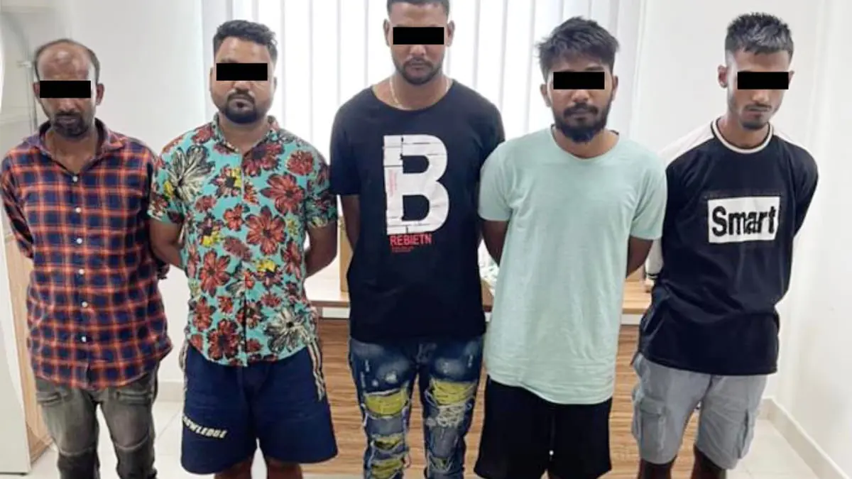 شرطة الشارقة تعلن ضبطها "عصابة بطاقات المساج"