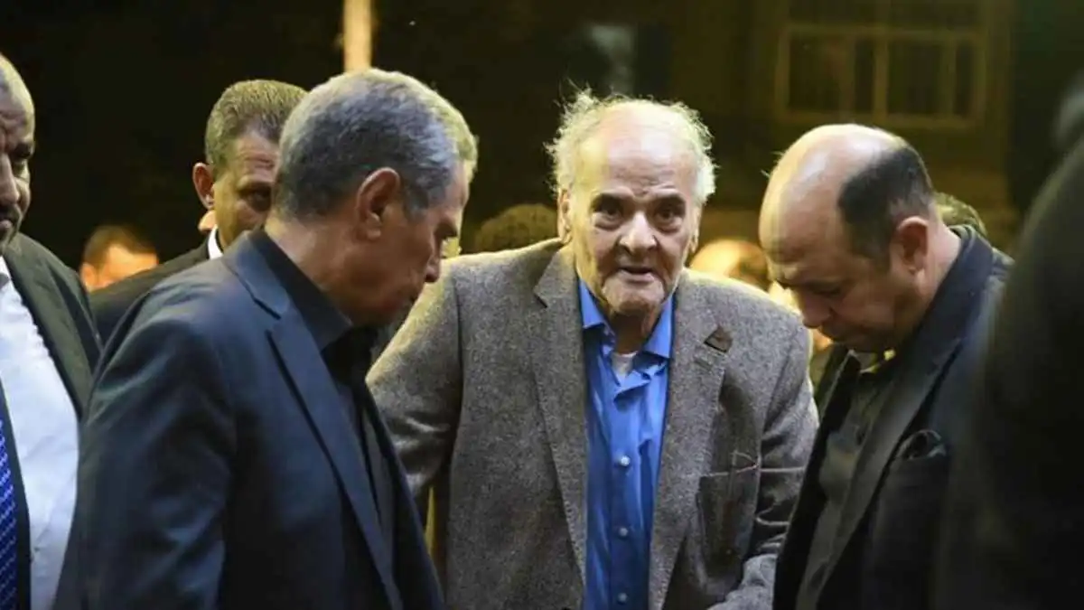 ممدوح عباس يعلن صلاحياته كرئيس شرفي لنادي الزمالك