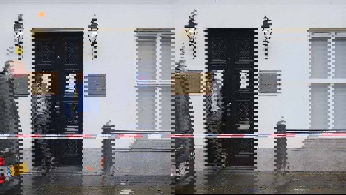 هولندا.. تمديد حبس المشتبه به في حادث السفارة السعودية بلاهاي 90 يوماً