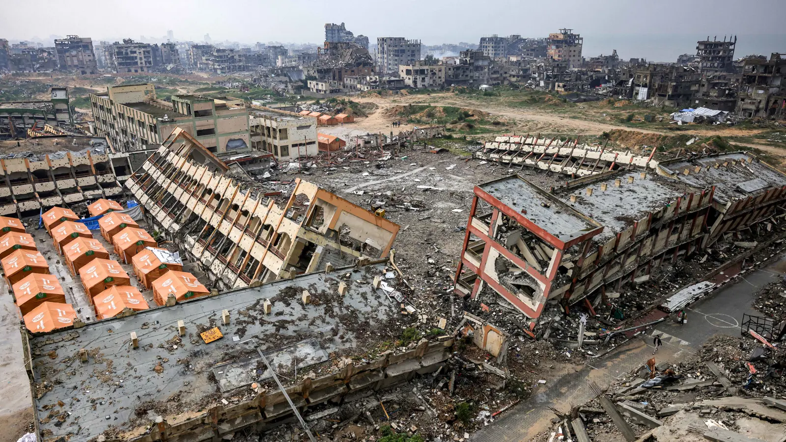 على غرار "صفقة القرن".. هل يجهض "الحراك العربي" مخطط ترامب في غزة؟